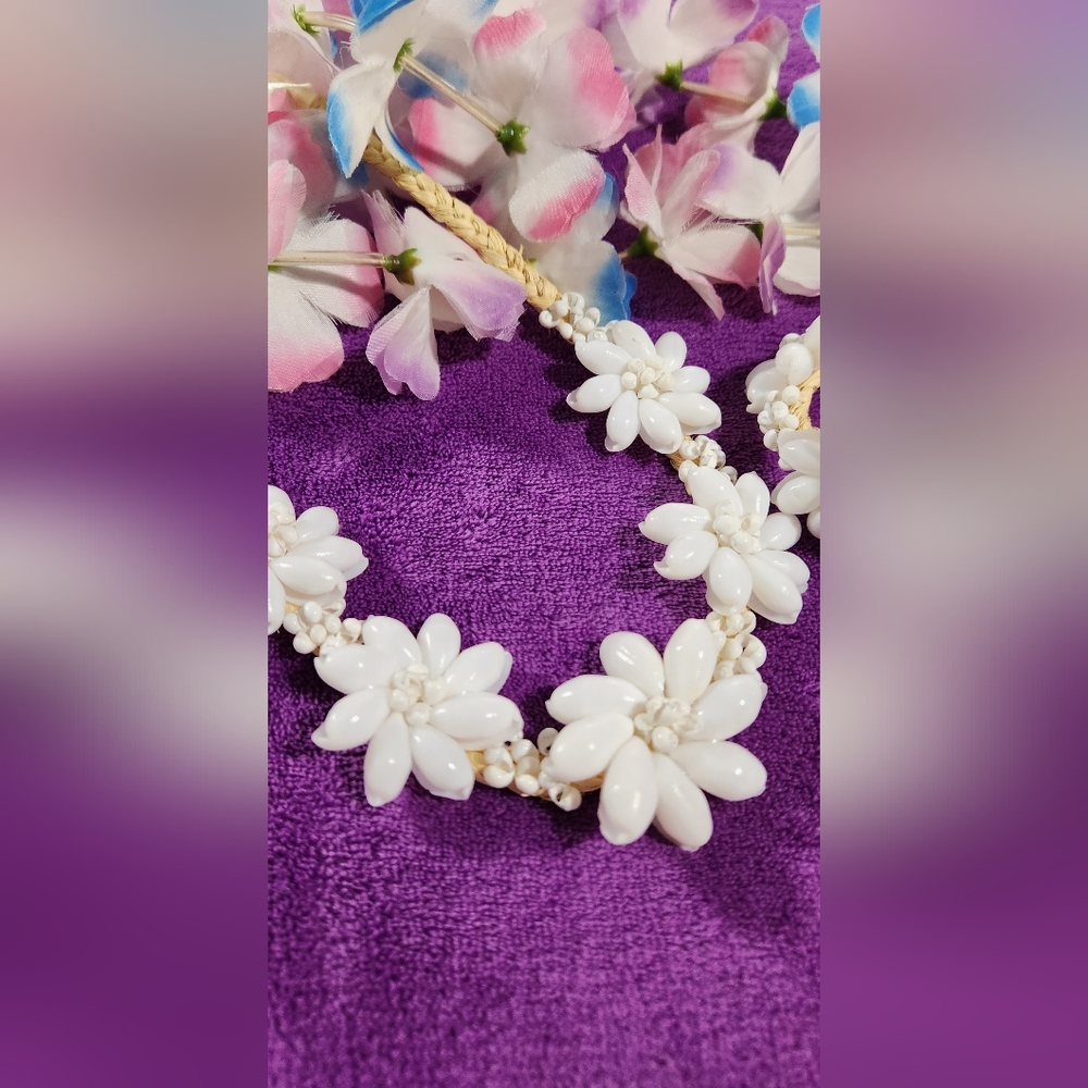 Hawaiian Lei White Tiara Bubble Shell Necklace & 2 Bracelet Set on Raffia - Picture 2 of 5